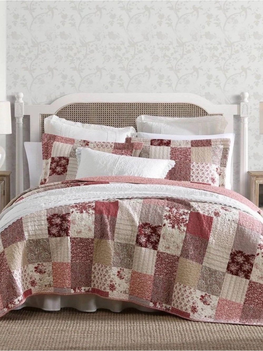 Gorgeous Laura Ashley King Celina Patchwork Quilt Red Floral ~ Vintage Inspired - Picture 4 of 13